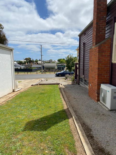 R&R Blue Diamond Luxury Studio Maryborough, Vic - Accommodation Directory 3