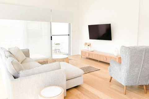 Red Brick Central Retreat - Accommodation Directory 1