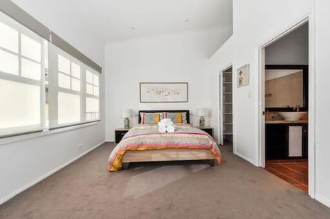 Aston On Church - Luxury Accommodation - Accommodation Directory 2