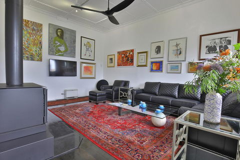 Aston On Church - Luxury Accommodation - Accommodation Directory 1
