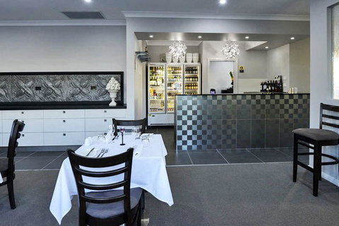 Astro Dish Motor Inn - Accommodation Directory 3