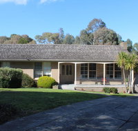 Australian Home Away  Doncaster Grange Park - Accommodation Directory