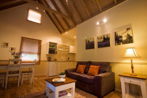 Autumn Abode Cottages - Accommodation Directory 2