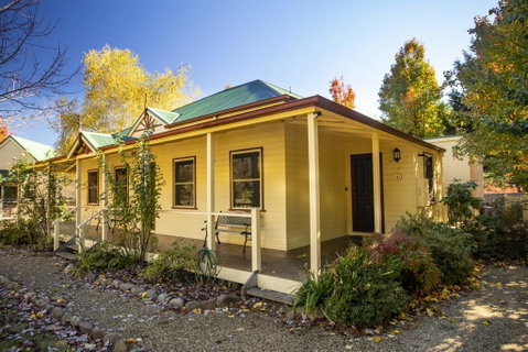 Autumn Beauty - Cottage 4 - Accommodation Directory 2