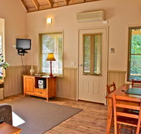 Autumn Leaf Cottage 1 - Accommodation Directory