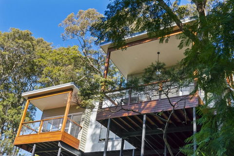 Avalon Tree House - Accommodation Directory 2