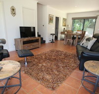 Avignon In Bright - Accommodation Directory