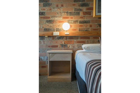 Avoca Beach Hotel - Accommodation Directory 1