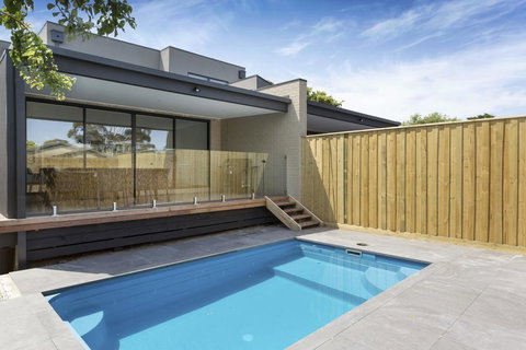 AZURE - ROSEBUD - Accommodation Directory 0