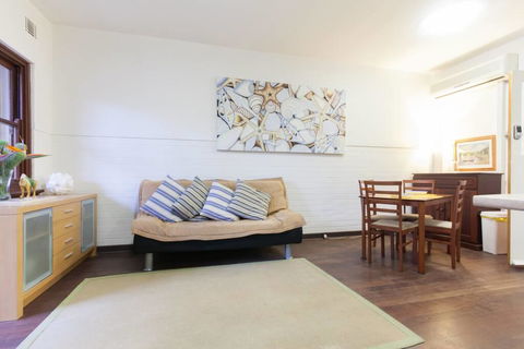 B3 Walk To UWA, Swan River On The Nedlands Border - Accommodation Directory 1