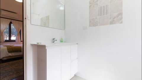 B4 Apartment Close To City, UWA, Nedlands & Swan River - Accommodation Directory 3