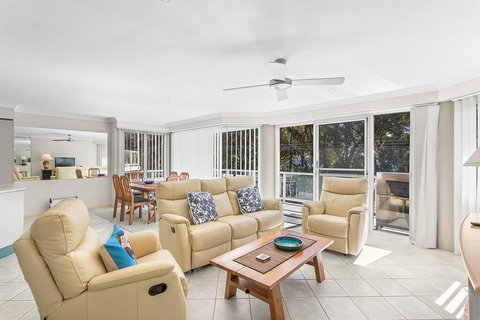 Bagnall Beach Apartments Unit 5-153 Government Rd - Accommodation Directory 0