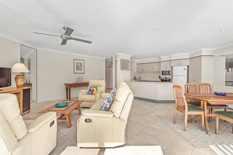 Bagnall Beach Apartments Unit 5-153 Government Rd - Accommodation Directory 2