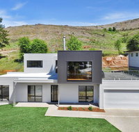 Balcony to Bogong - modern house ten minute stroll to town - Accommodation Directory