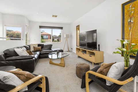 BANGALOW - MORNINGTON - Accommodation Directory 3