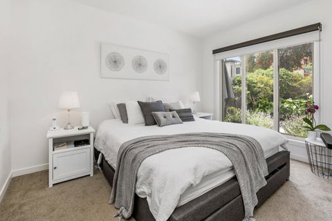 BANGALOW - MORNINGTON - Accommodation Directory 2