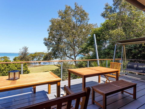 Barefoot Beach House - Accommodation Directory 0