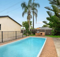Bass House - Accommodation Directory
