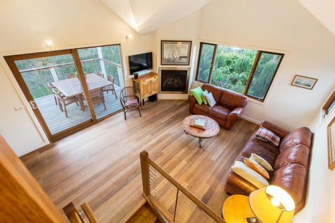 BAY VIEWS ON MANNA - DROMANA - Accommodation Directory 1