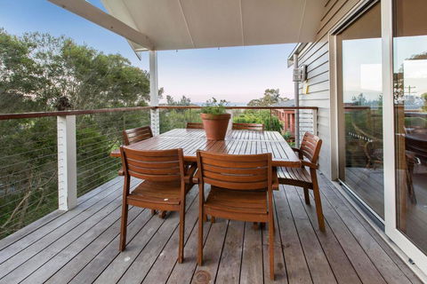 BAY VIEWS ON MANNA - DROMANA - Accommodation Directory 2