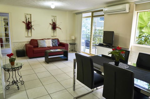 Bayview Beach Holiday Apartments - Accommodation Directory 3