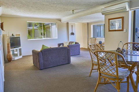 Bayview Beach Holiday Apartments - Accommodation Directory 1