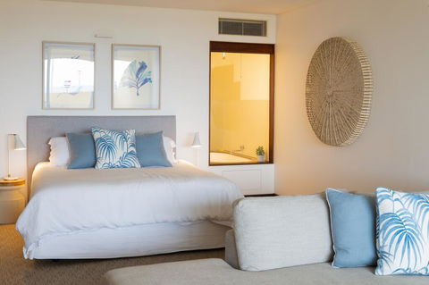 Beach Suites - Accommodation Directory 3