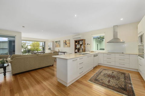 Beachfront By The CC - Family Friendly, Plunge Pool, Steps To The Beach - Accommodation Directory 3
