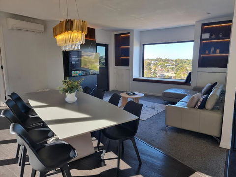 RESIDENTIAL 4 BEDROOM House - Accommodation Directory 0