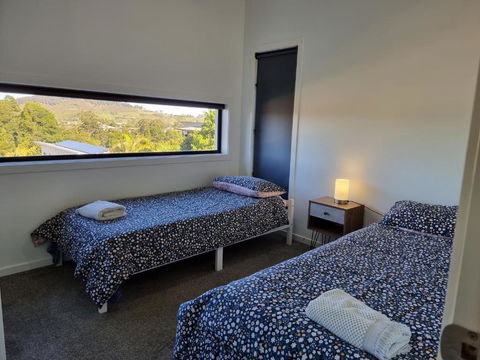 RESIDENTIAL 4 BEDROOM House - Accommodation Directory 3