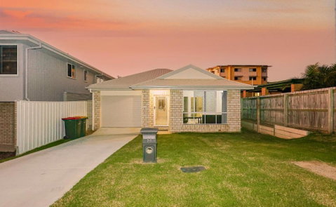 Redcliffe - Accommodation Directory 3
