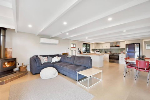 Relax At Goughs Bay - Accommodation Directory 2