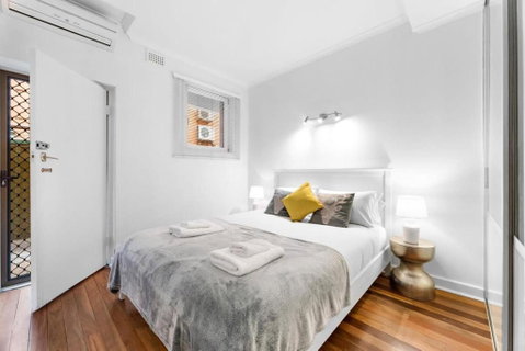 Renovated 1BR Unit CBD Parking Wi-Fi South Tce - Accommodation Directory 2