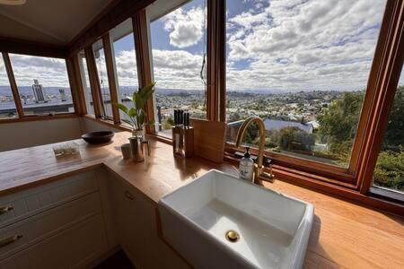 Renovated Cottage Near Cataract Gorge Launceston - Accommodation Directory 2