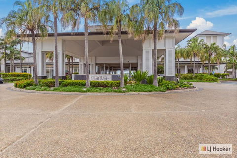 RESORT ON THE BEACH 1219/20 - Accommodation Directory 1