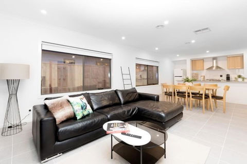 ResortStyle 4BR House With Parking - Accommodation Directory 2