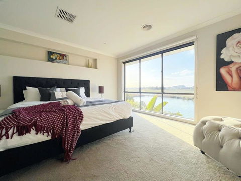Retreat Andrew House - Accommodation Directory 1