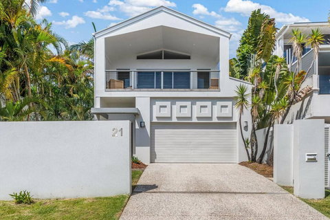 Retreat In The Heart Of Alex - 3BR Sleeps 11, Pool - Accommodation Directory 0