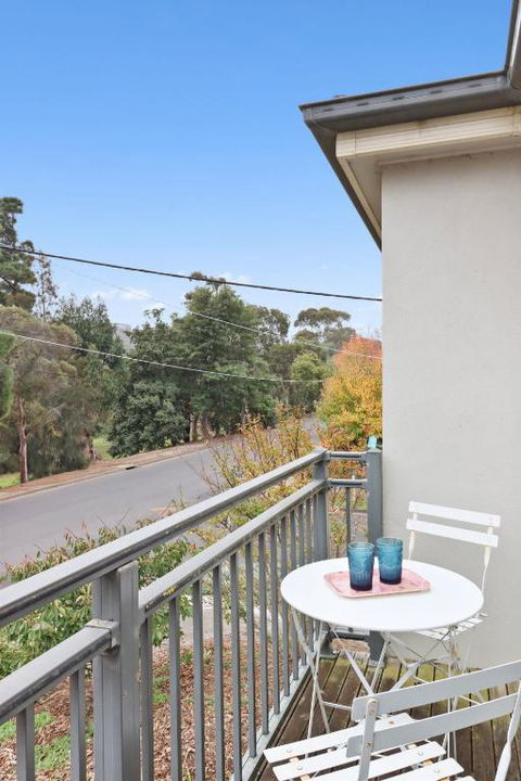 Retreat On Gairloch I Geelong River Hideaway - Accommodation Directory 2