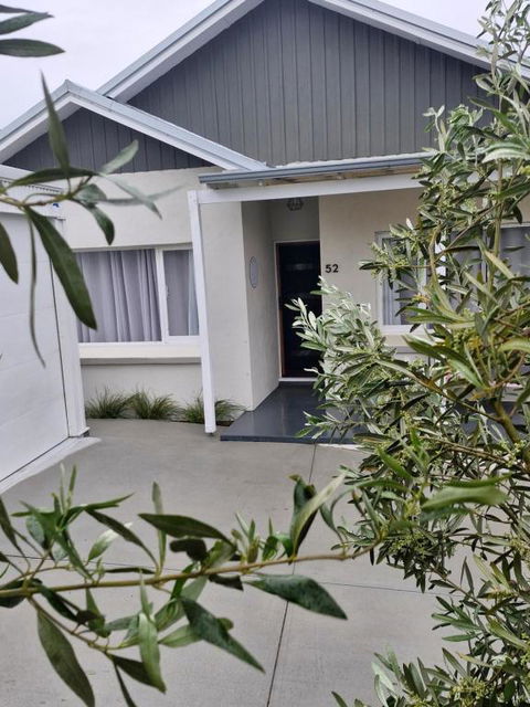 Retreat - Accommodation Directory 0