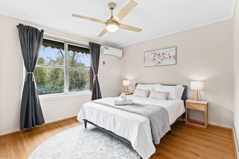 Retro Retreat - Mornington - Accommodation Directory 0