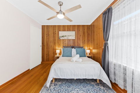 Retro Retreat - Mornington - Accommodation Directory 3