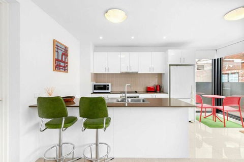 Right In The Centre Of Town - Accommodation Directory 2