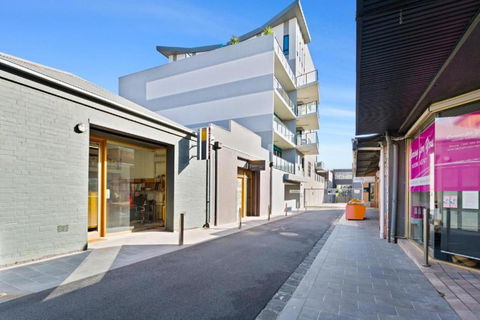 Right In The Centre Of Town - Accommodation Directory 3