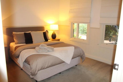 River Rock Cottage Centrally Located And Dog Friendly - Accommodation Directory 1