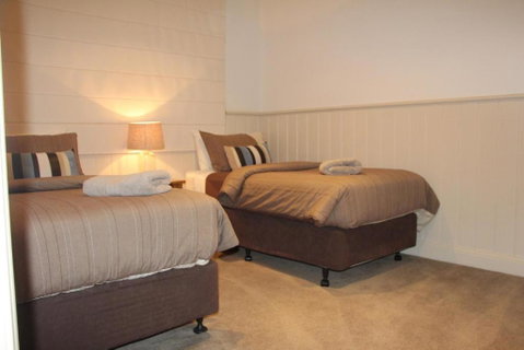 River Rock Cottage Centrally Located And Dog Friendly - Accommodation Directory 2