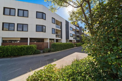 River Torrens Retreat - 2BR, Parking, Wi-Fi - Accommodation Directory 3