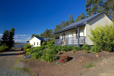 Riversdale Estate Cottages - Accommodation Directory 2