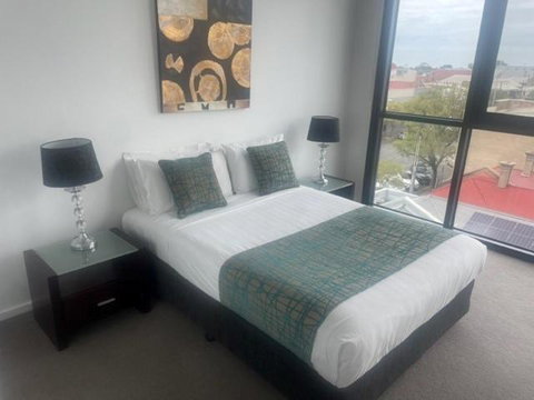 RNR On Franklin - Accommodation Directory 1