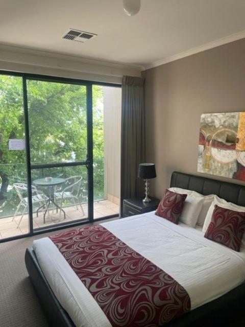 RNR Sturt Holiday Home - Accommodation Directory 0